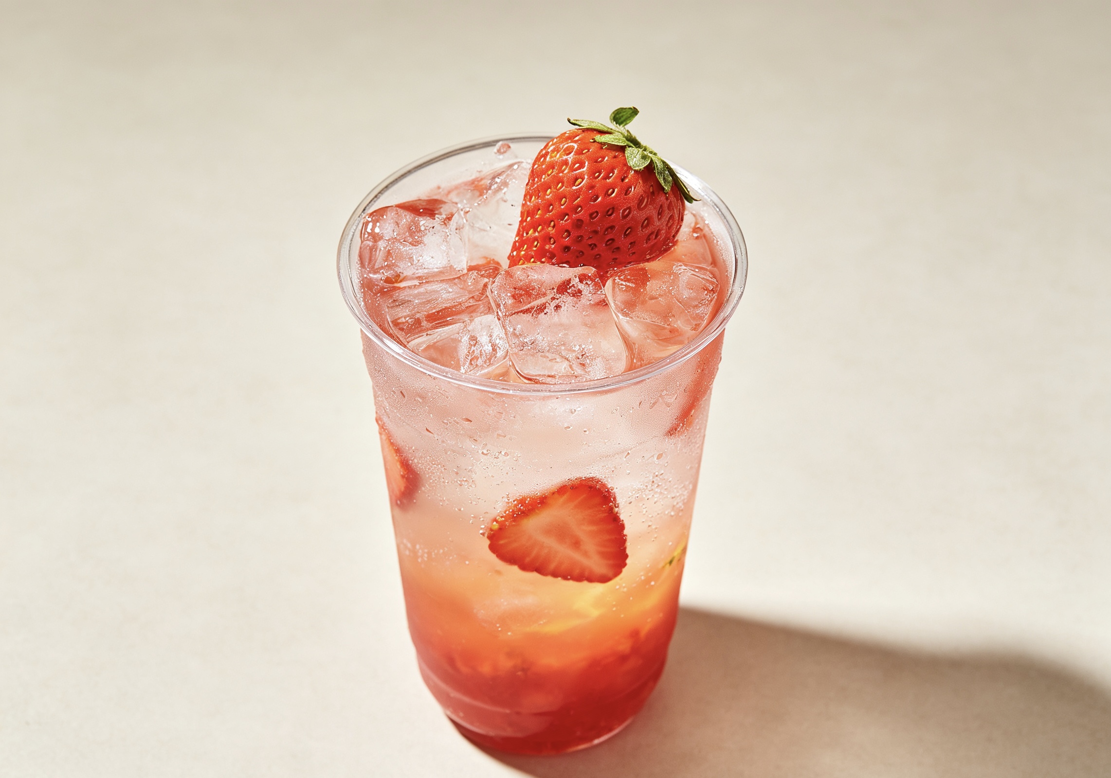 Thé glacé à la fraise